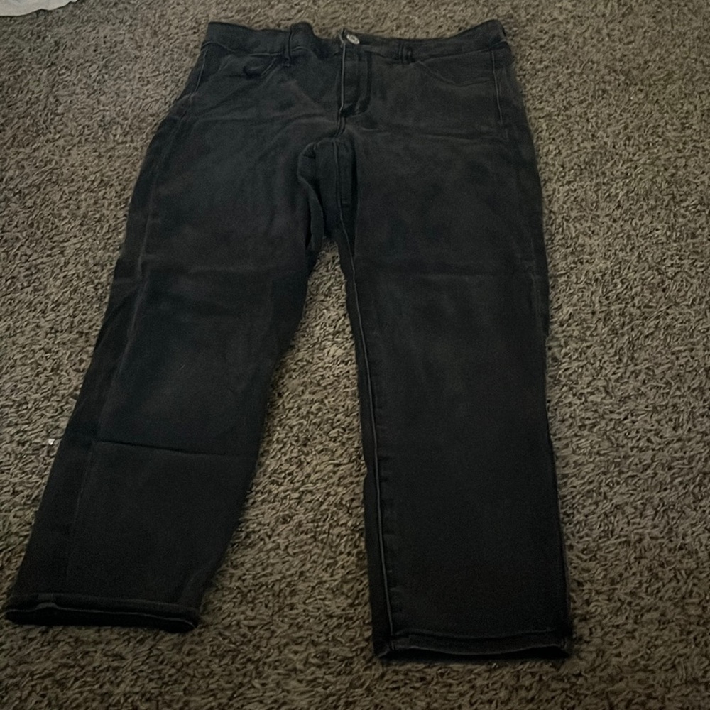 Black American Eagle skinny jeans